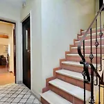 Trevi Halldis Apartments