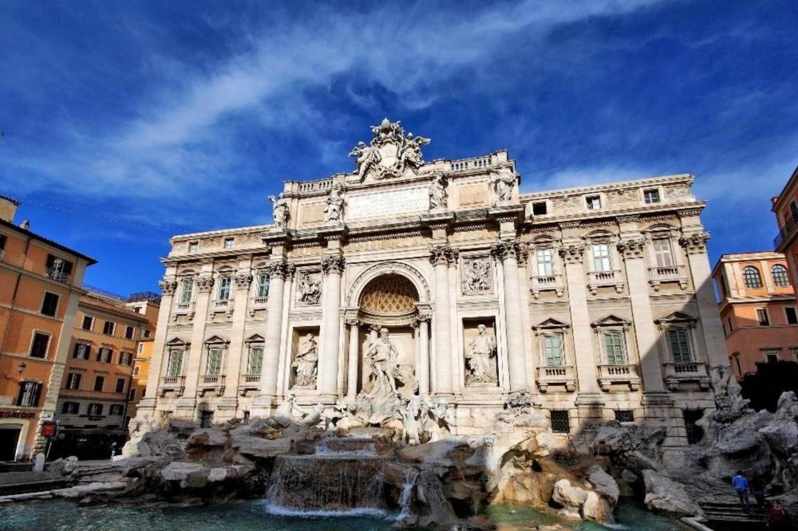 Trevi Halldis Roma